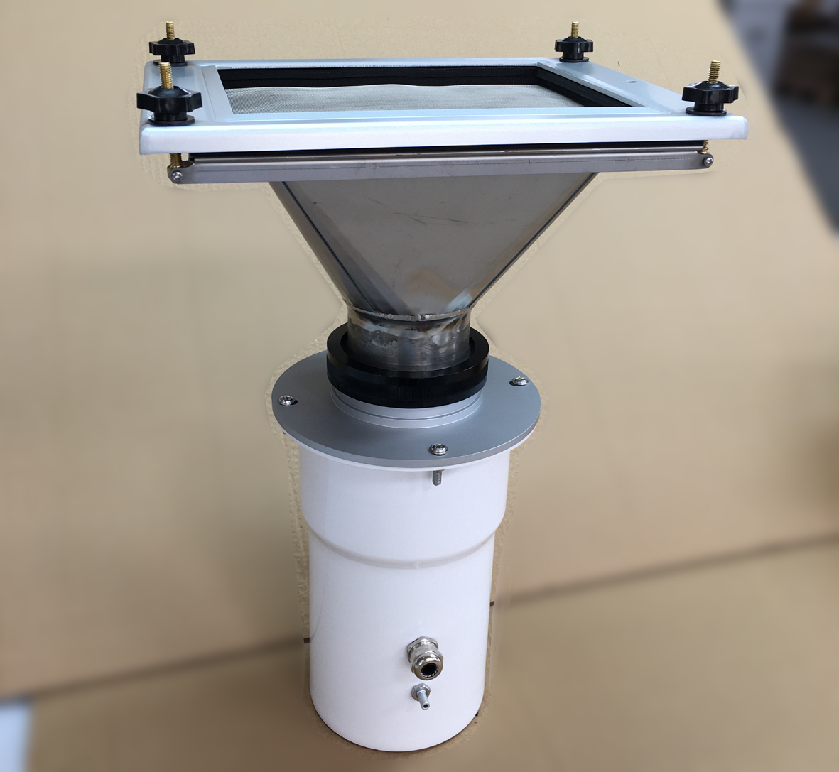 TSP air sampling equipment for total suspended particulate monitoring